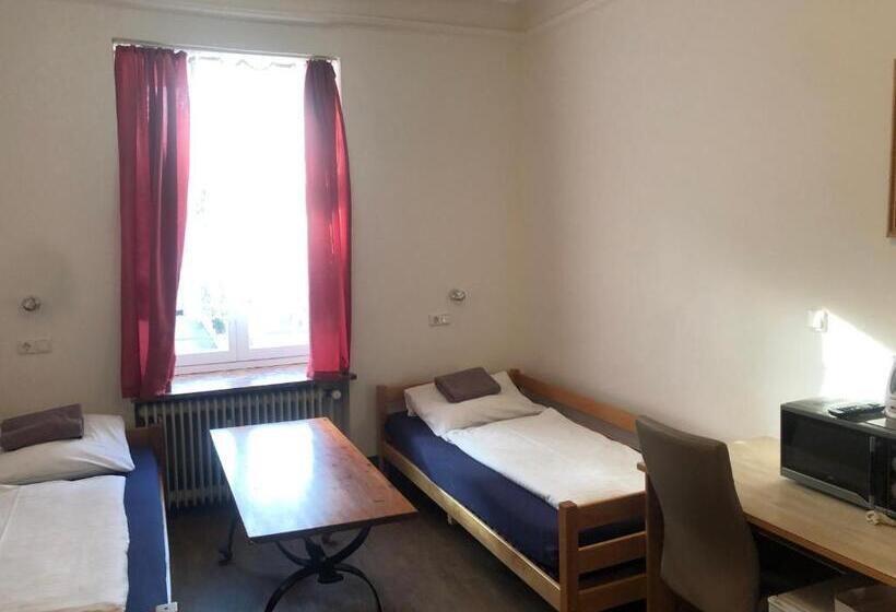 Hotel Pension Schmellergarten