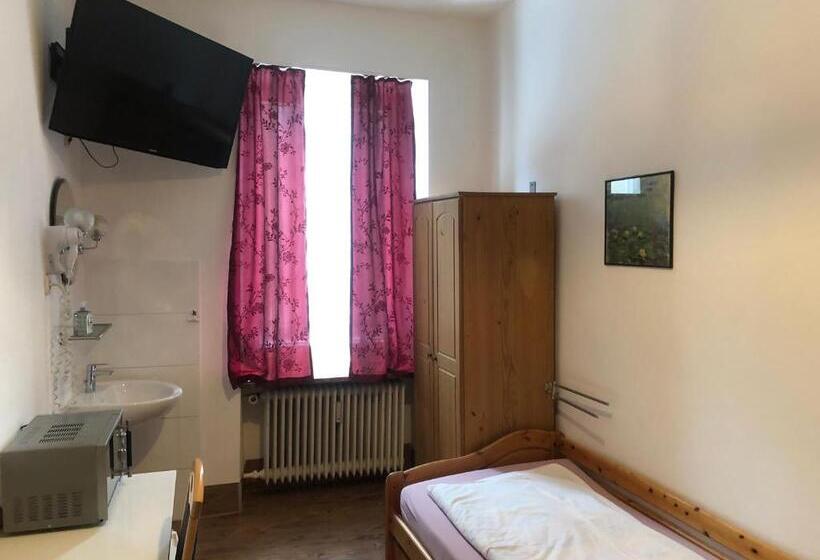 Hotel Pension Schmellergarten