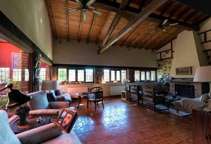 La Casona De Valfrío