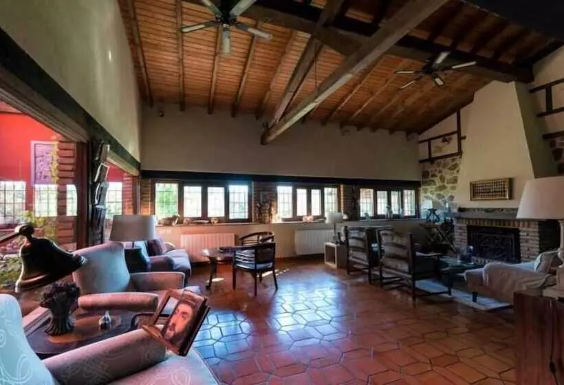 La Casona De Valfrío