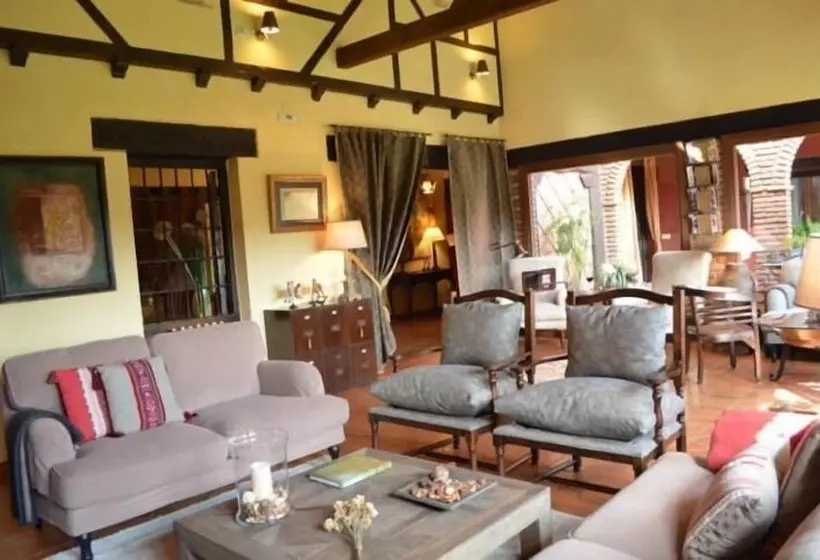 La Casona De Valfrío