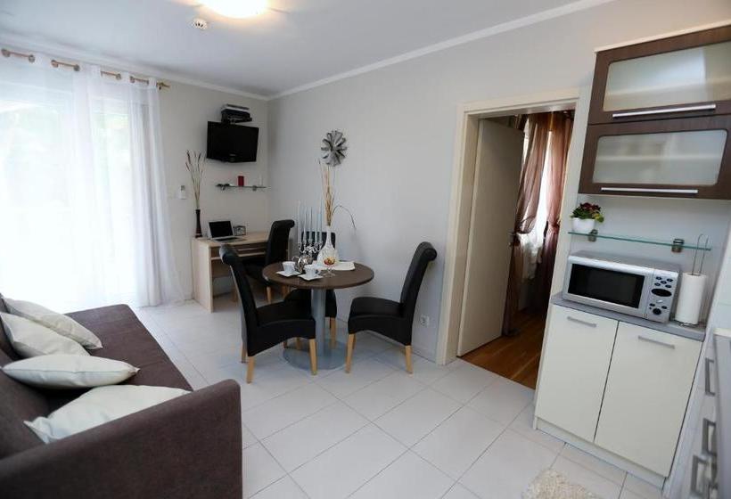 Apartments Lavica Beach Dumičić