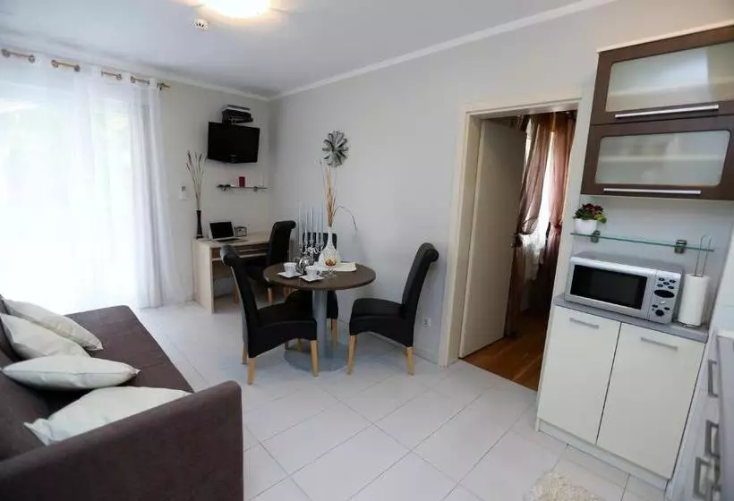 Apartments Lavica Beach Dumičić