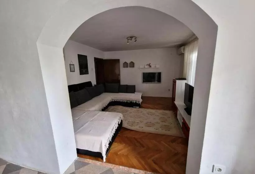 簡易ホテル Eros Rooms