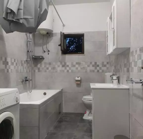 簡易ホテル Eros Rooms