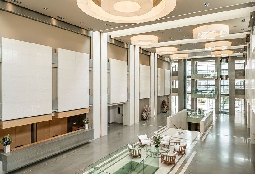 酒店 Avra Imperial