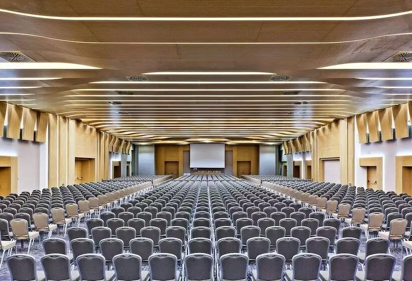 酒店 Avra Imperial