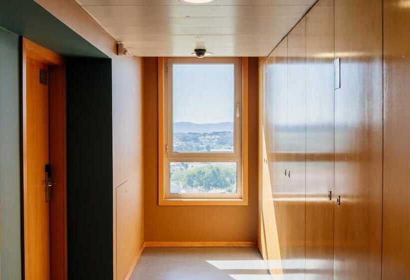 هتل Basic Braga by Axis