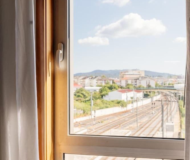 هتل Basic Braga by Axis