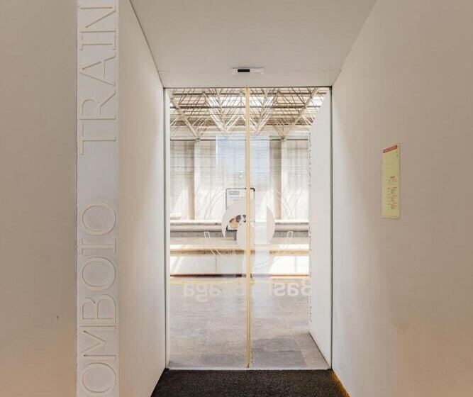 هتل Basic Braga by Axis