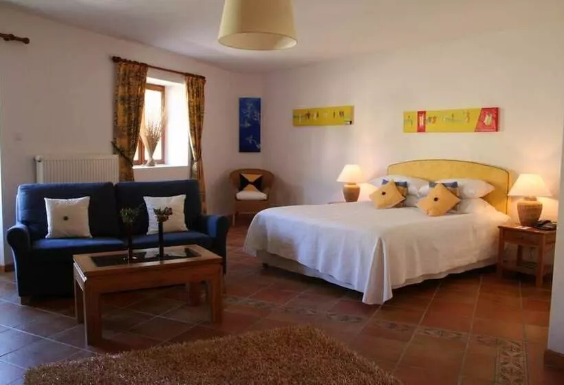 Отель Château De Sanse