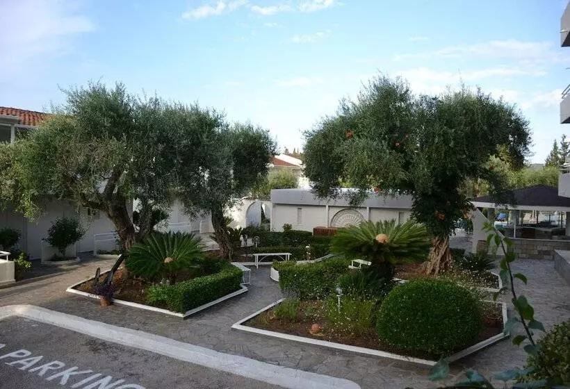 هتل Dassia Holiday Club