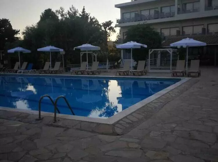 هتل Dassia Holiday Club