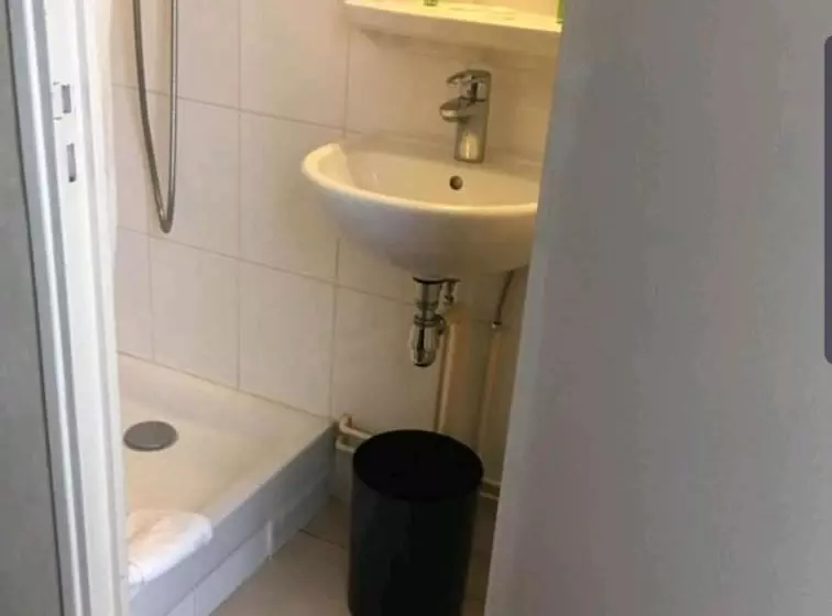 هتل Hôtel De La Place Des Alpes