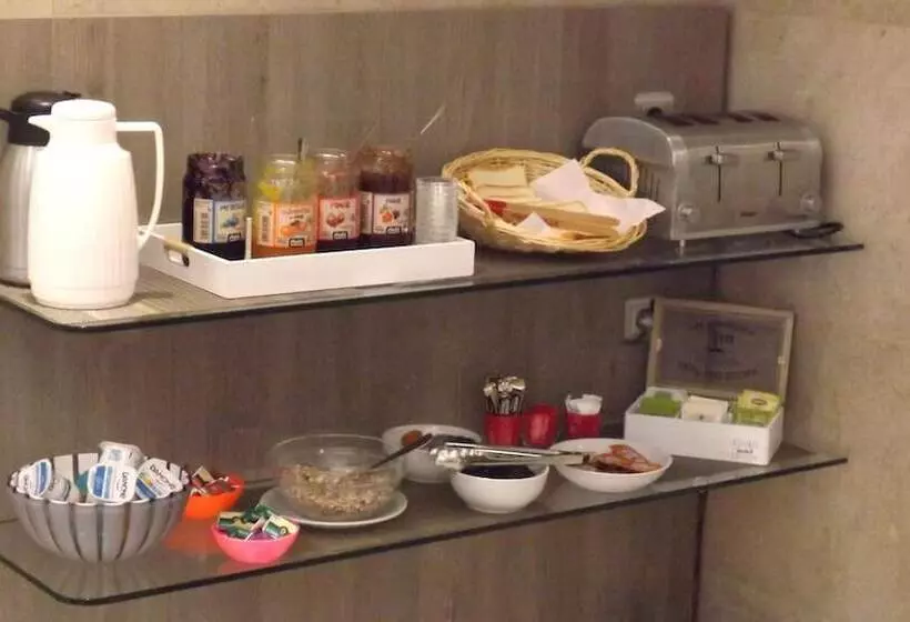 هتل Hôtel De La Place Des Alpes