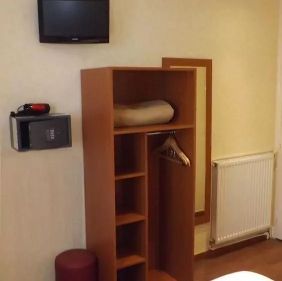 هتل Hôtel De La Place Des Alpes