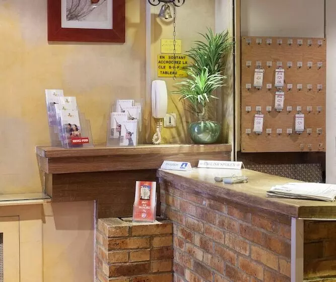 هتل Hôtel De La Place Des Alpes