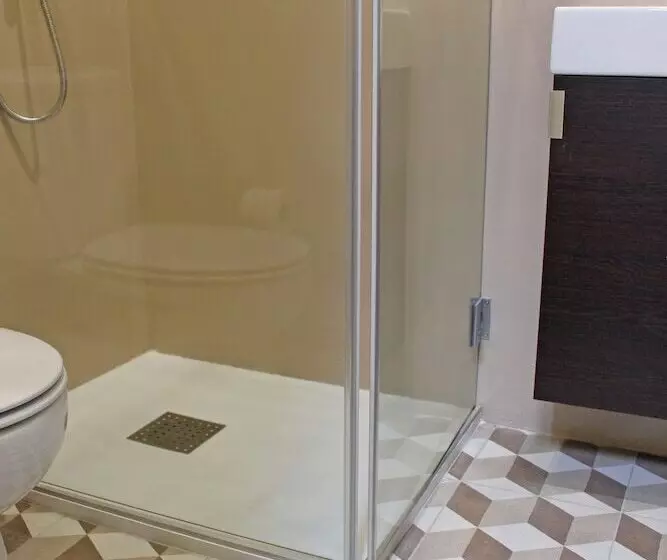 Hotelli Lunar Guest House