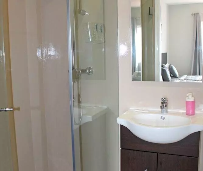 Hotelli Lunar Guest House