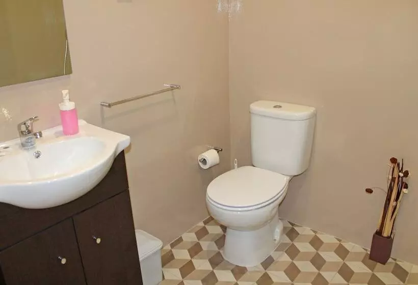 Hotelli Lunar Guest House