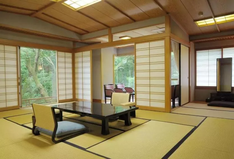 Hotel Yugawara Onsen Kawasegien Isuzu
