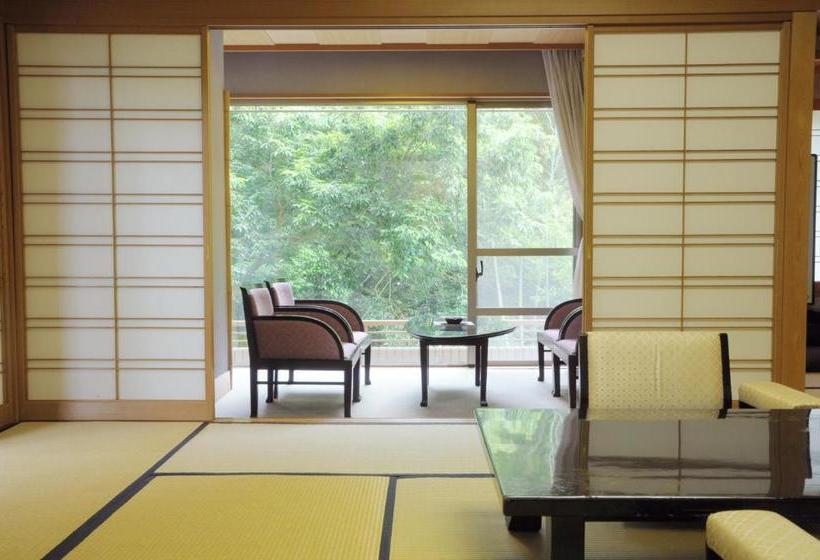 ホテル Yugawara Onsen Kawasegien Isuzu