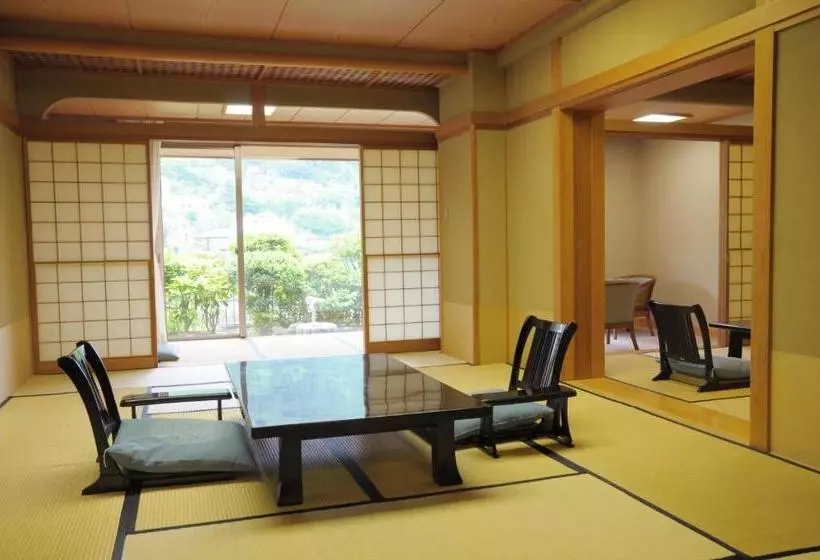 Hotel Yugawara Onsen Kawasegien Isuzu