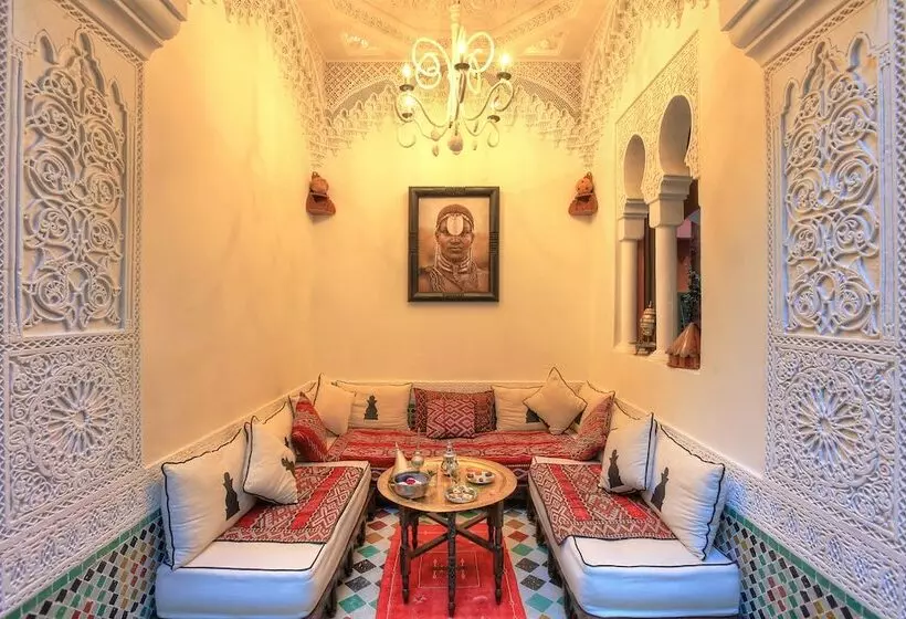 Riad Kaiss By Anika