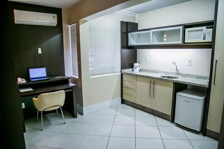 Delupo Hotel Livin Studios