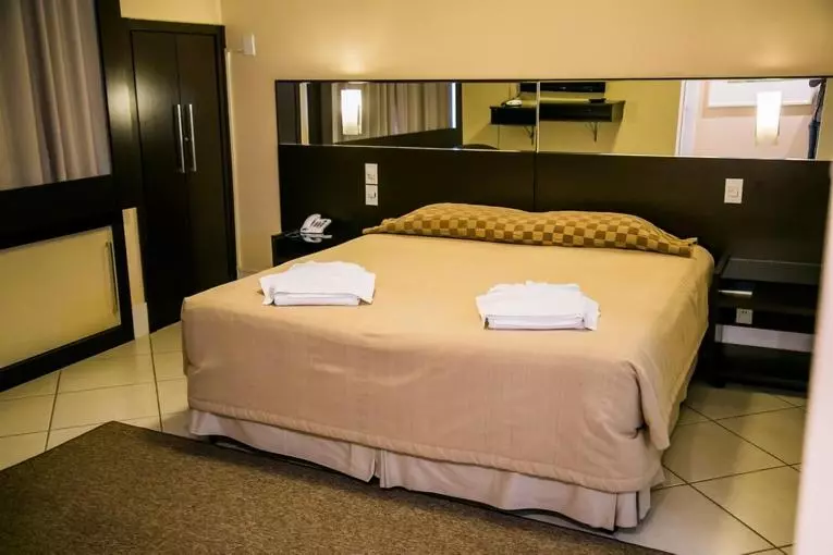 Delupo Hotel Livin Studios