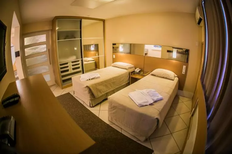 Delupo Hotel Livin Studios