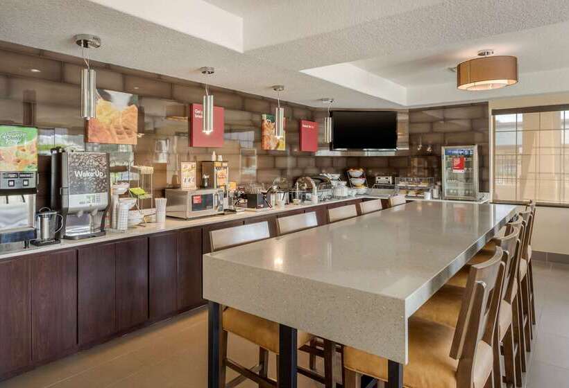 Отель Comfort Suites Baytown I 10