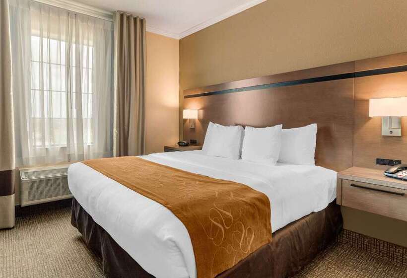 Отель Comfort Suites Baytown I 10