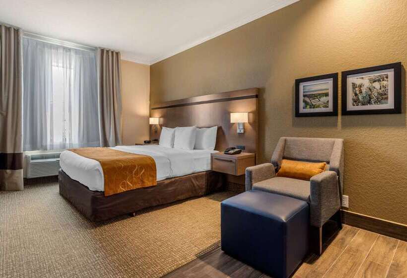 Отель Comfort Suites Baytown I 10