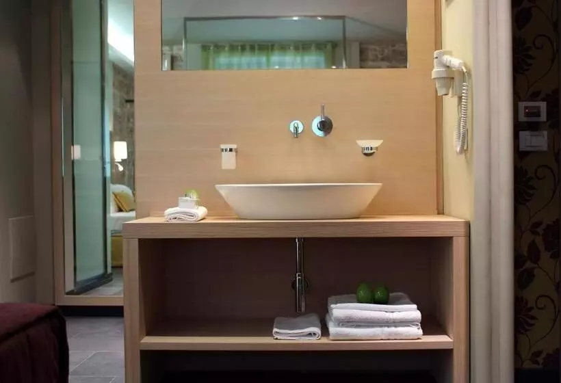 فندق El Homs Palace