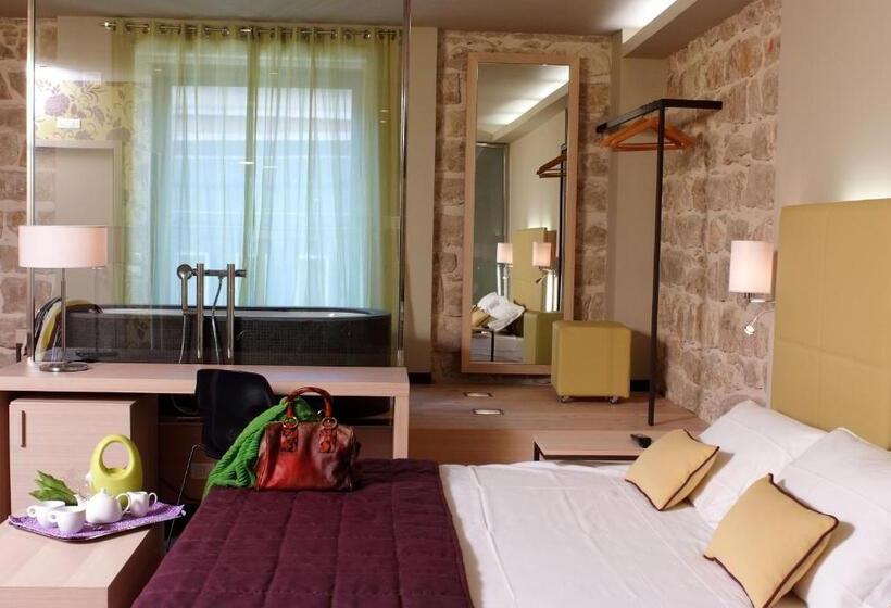 Hotel El Homs Palace