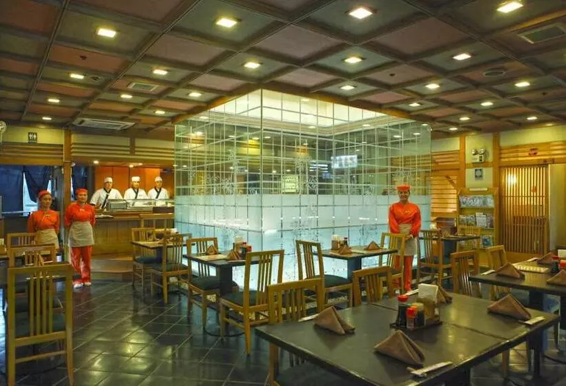 Отель Herald Suites