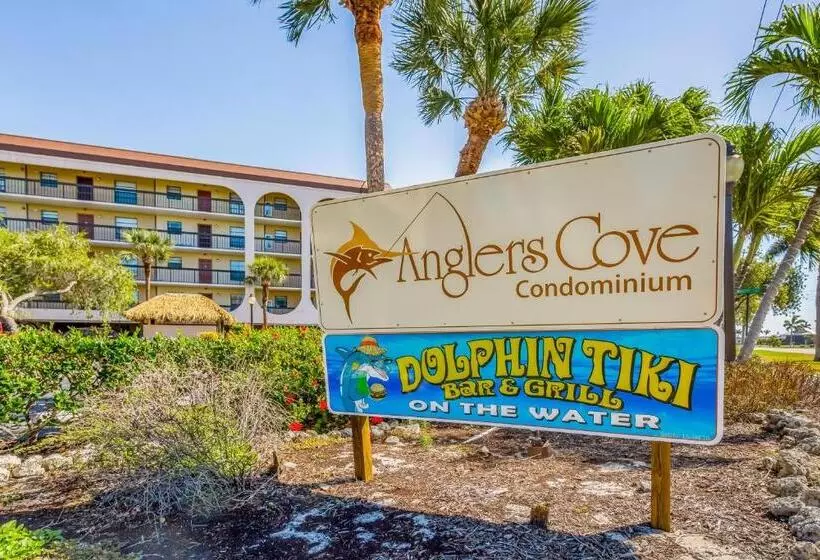 هتل Marco Bay Resort At Anglers Cove