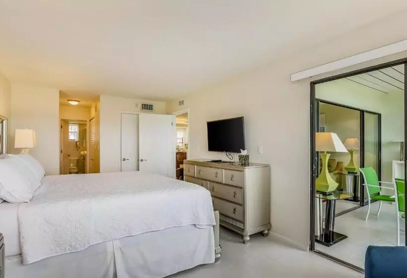 هتل Marco Bay Resort At Anglers Cove