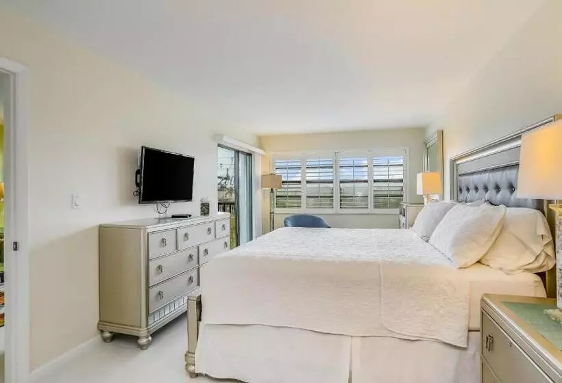 هتل Marco Bay Resort At Anglers Cove