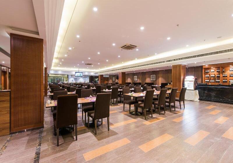 Отель Ramada By Wyndham Beijing Airport