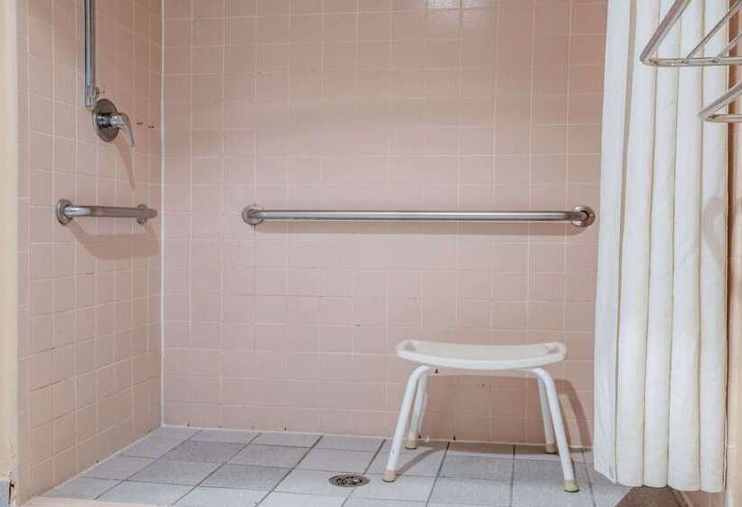 ホテル Super 8 By Wyndham Sealy