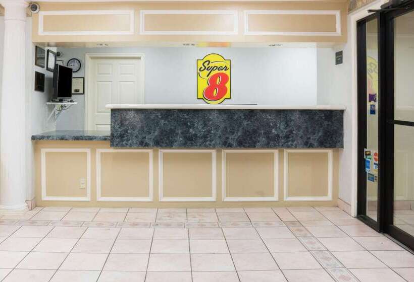 ホテル Super 8 By Wyndham Sealy