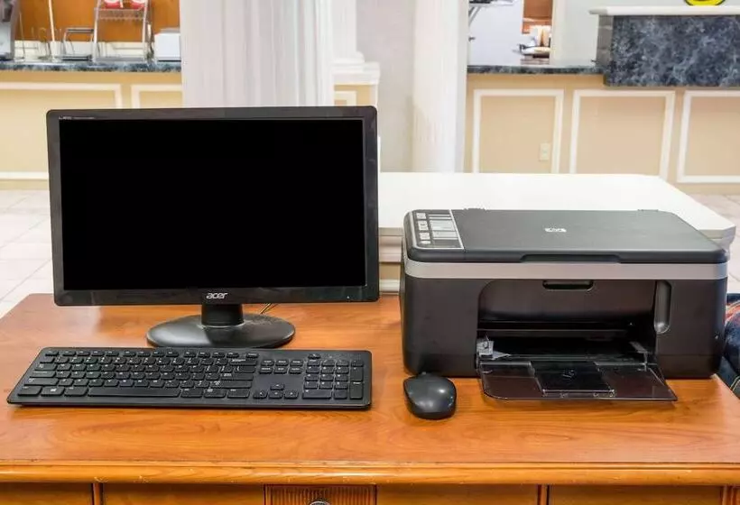 酒店 Super 8 By Wyndham Sealy