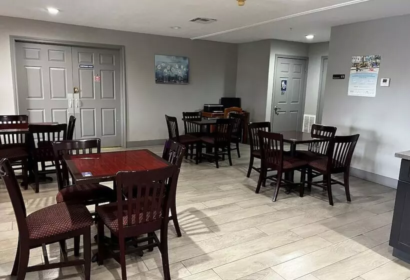 酒店 Super 8 By Wyndham Sealy