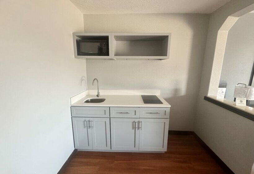 ホテル Super 8 By Wyndham Sealy