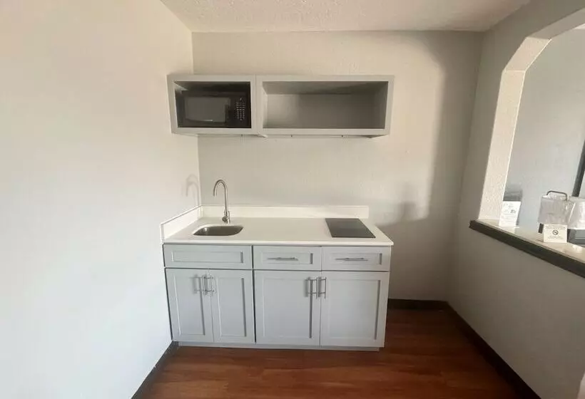 酒店 Super 8 By Wyndham Sealy