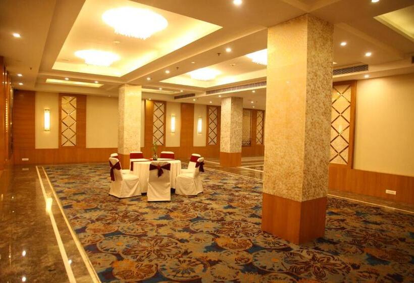 בית מלון כפרי The Place Gurugram, A Member Of Radisson Individuals