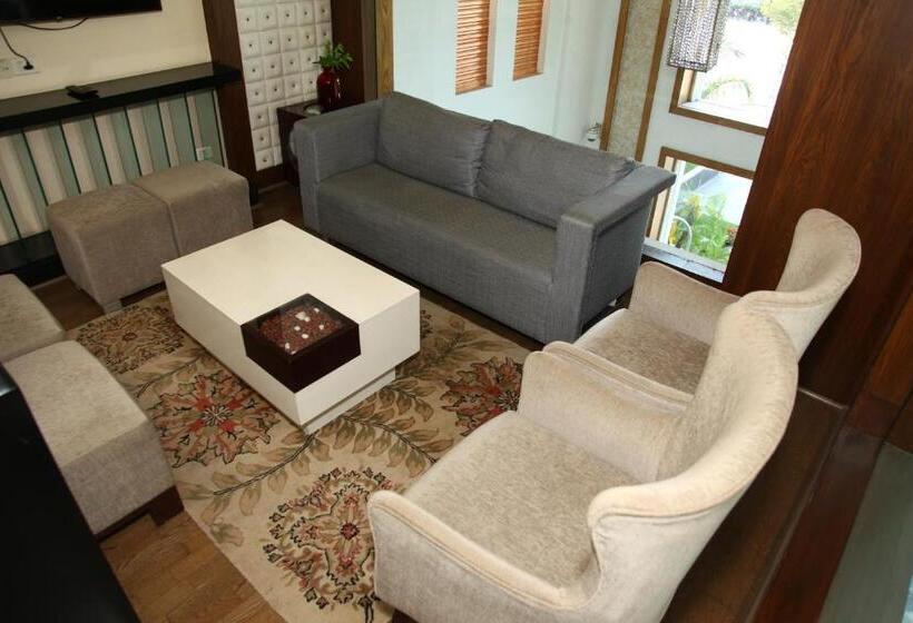 בית מלון כפרי The Place Gurugram, A Member Of Radisson Individuals