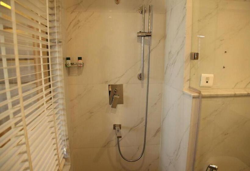 בית מלון כפרי The Place Gurugram, A Member Of Radisson Individuals